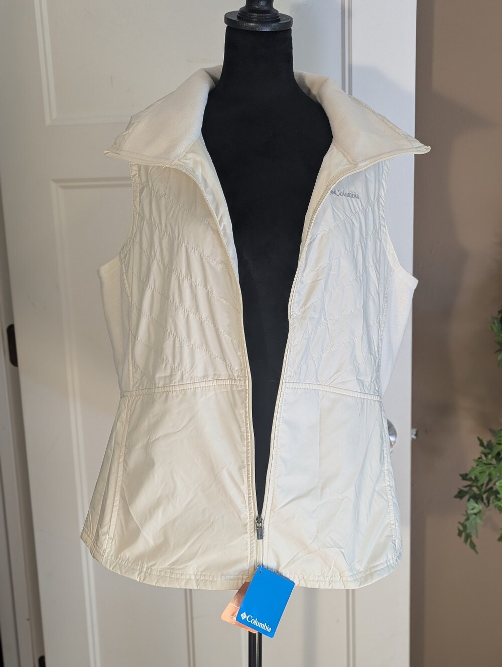 Brand New W/Tags. Columbia White Women's Lightweight Quilted Vest. Fall. Sz XL. - Picture 11 of 11